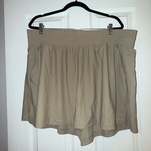 Old Navy Women's Beige Skorts